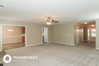 5730 Union Pointe Dr in Union City, GA - Building Photo - Building Photo