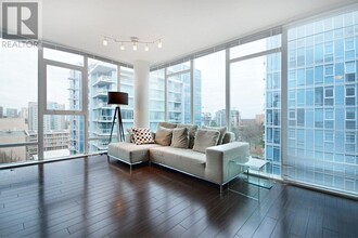 5900-5900 Alderbridge Wy in Richmond, BC - Building Photo - Building Photo