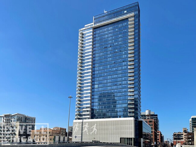 776 W Quincy St, Unit 1201 in Chicago, IL - Building Photo - Building Photo
