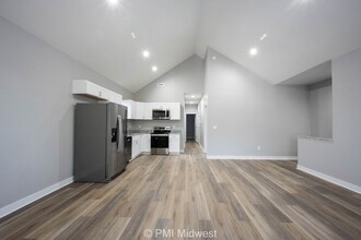 143 Harlan St-Unit -Unit B in Indianapolis, IN - Building Photo - Building Photo