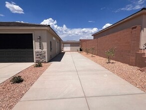 3098 W Coronado Dr in Hurricane, UT - Building Photo - Building Photo