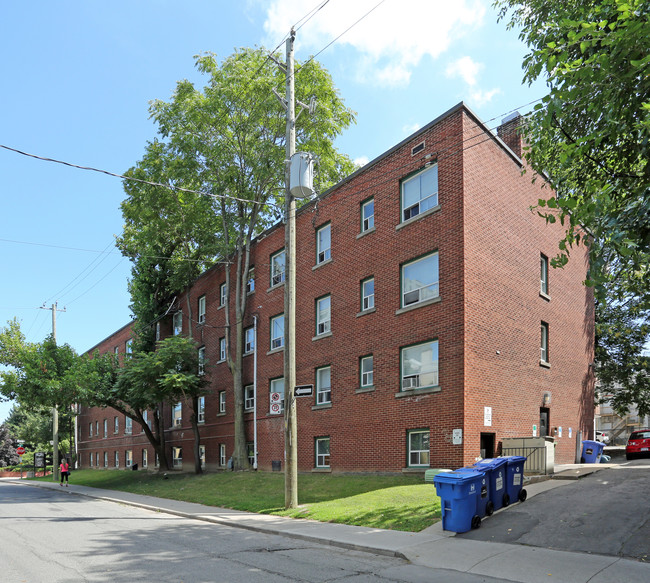 Duke Wellington Apartments in Hamilton, ON - Building Photo - Building Photo