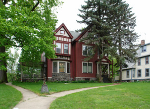 717 W Huron St in Ann Arbor, MI - Building Photo - Building Photo