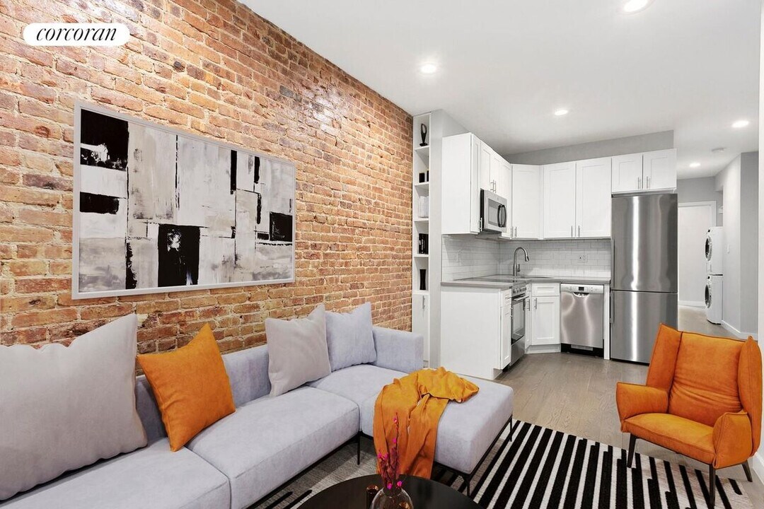 450 Amsterdam Ave in New York, NY - Building Photo