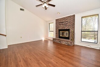 2015 Alexander Ave in Ruston, LA - Foto de edificio - Building Photo