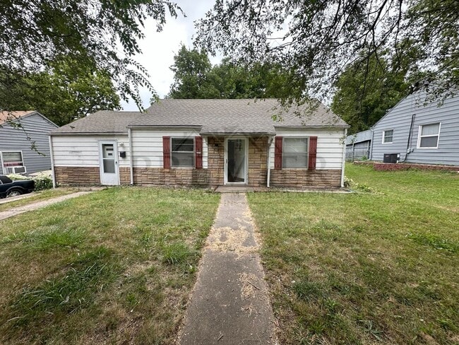 property at 2913 S 51st St