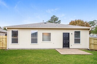 22034 Willow Downs Dr in Tomball, TX - Building Photo - Building Photo