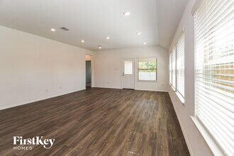 3037 Newcastle Crst Ln in Dickinson, TX - Building Photo - Building Photo