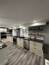 9824 157th St E in Puyallup, WA - Foto de edificio - Building Photo