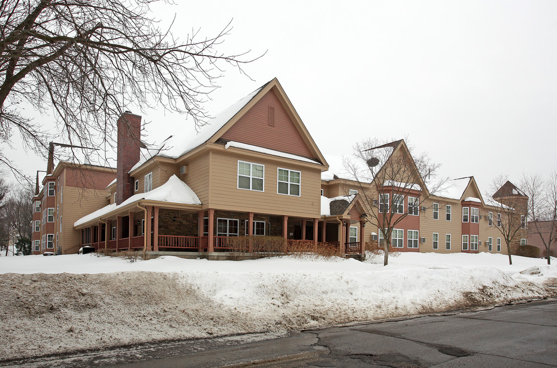 Haskell Court in West St. Paul, MN - Building Photo