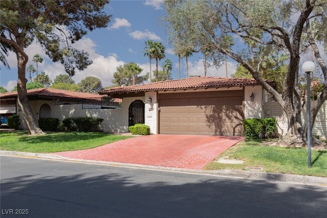 2012 Calle de Espana in Las Vegas, NV - Building Photo - Building Photo