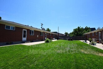 1889 S Clermont St in Denver, CO - Building Photo - Building Photo