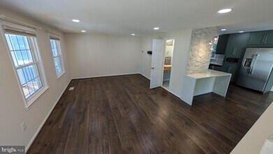 5813 Shana Pl in Burke, VA - Building Photo - Building Photo