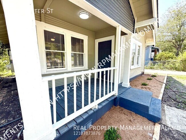 1834 Center St in San Antonio, TX - Building Photo - Building Photo