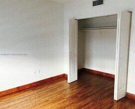 186 SE 12th Terrace in Miami, FL - Building Photo - Building Photo
