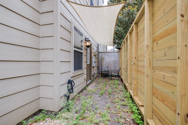 property at 2915 Pease St
