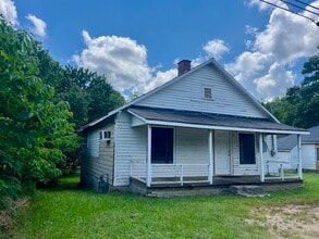 716 Searcy Ave in Griffin, GA - Foto de edificio - Building Photo