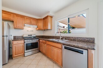 4154 Baycliff Way in Oceanside, CA - Building Photo - Building Photo