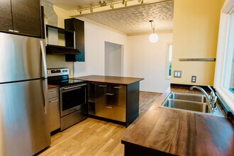 3200 SE 78TH AVE in Portland, OR - Building Photo - Building Photo