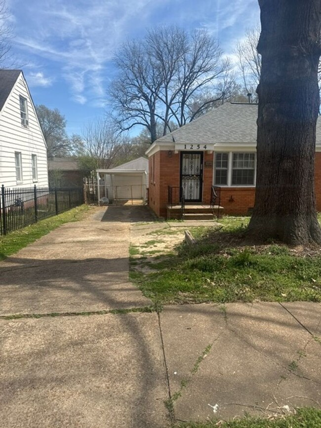 1254 Will Scarlet Rd in Memphis, TN - Building Photo - Building Photo
