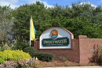 Sweetwater Apartments in Dothan, AL - Foto de edificio - Building Photo