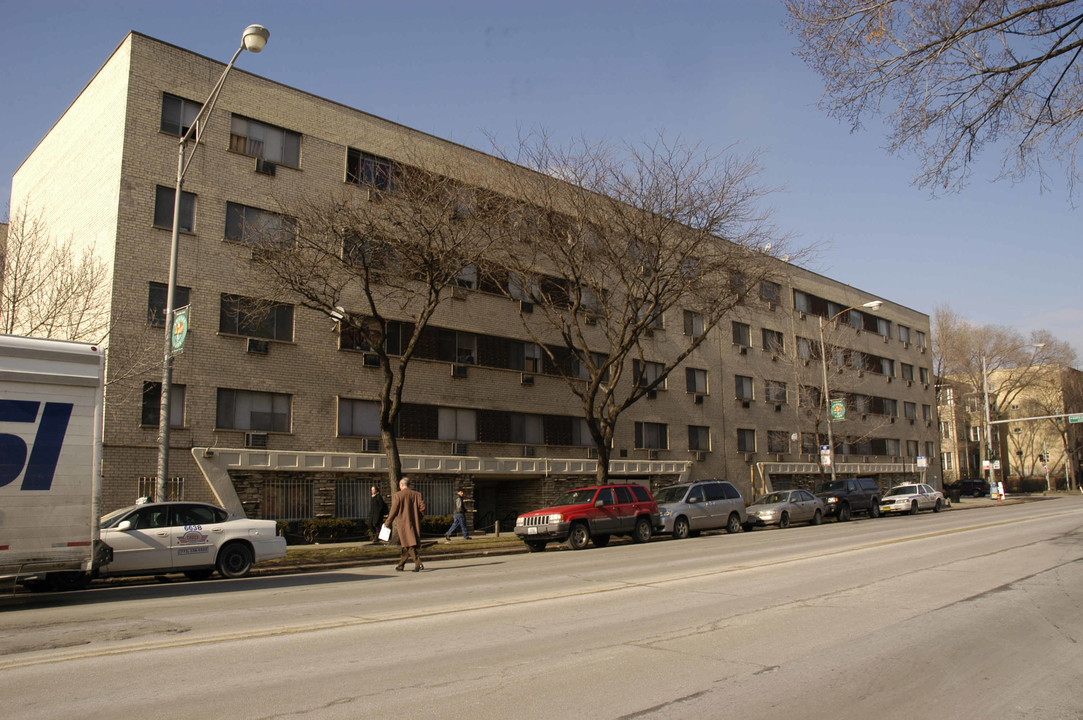 Bellarmine Hall in Chicago, IL - Building Photo