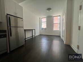 957 2nd Ave in New York, NY - Building Photo - Building Photo