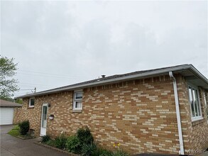 30 Nassau Ln in Cheektowaga, NY - Building Photo - Building Photo