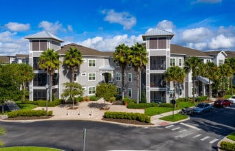 The Glen at Cagan Crossings in Clermont, FL - Building Photo - Building Photo