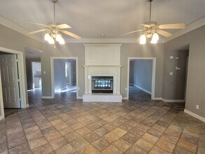 1 Briar Oak Cir in Lumberton, TX - Building Photo - Building Photo