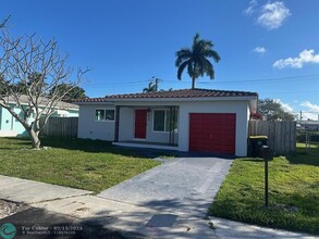 218 SE 3rd St in Dania Beach, FL - Building Photo - Building Photo