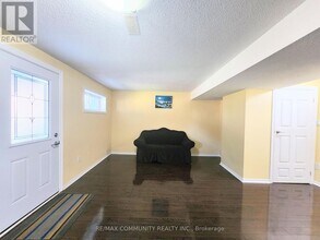 19 Salvage St in Ajax, ON - Building Photo - Building Photo