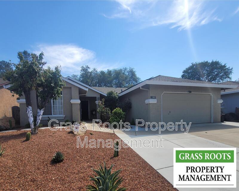 8028 Platinum Cir in Smartsville, CA - Foto de edificio