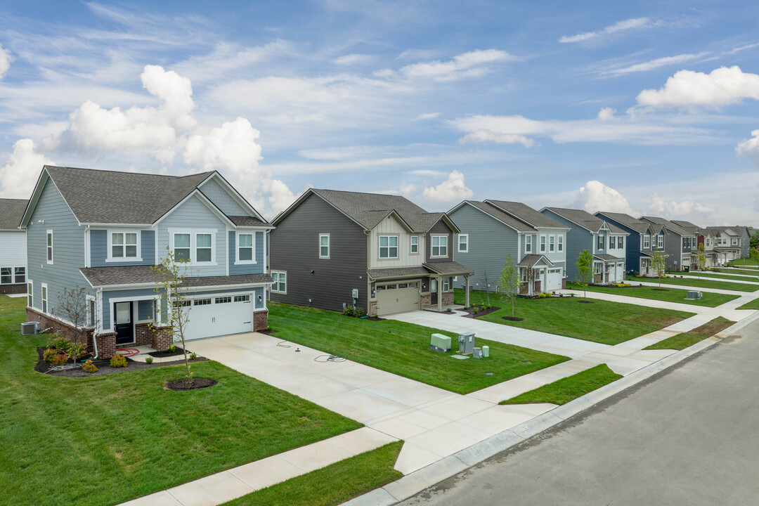 Meridian Homes at Sycamore Drive in McCordsville, IN - Foto de edificio