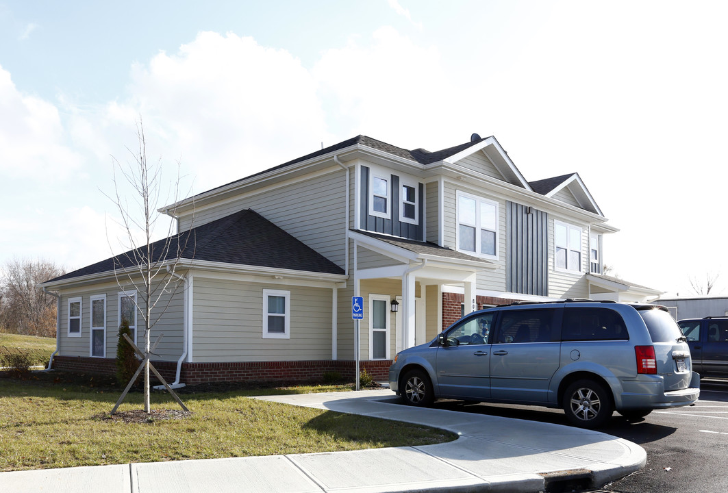 Commons at Little Bark Creek in Fremont, OH - Foto de edificio