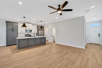 13657 Giovannis Gdn in San Antonio, TX - Building Photo - Building Photo