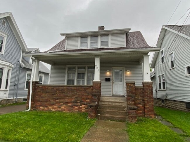 property at 921 Hayes Ave