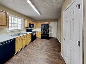 1317 E Stonemason Dr in Fuquay Varina, NC - Building Photo - Building Photo