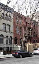 318 W 115th St in New York, NY - Building Photo