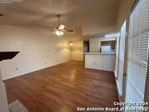 6314 Worchester Wood in San Antonio, TX - Building Photo - Building Photo