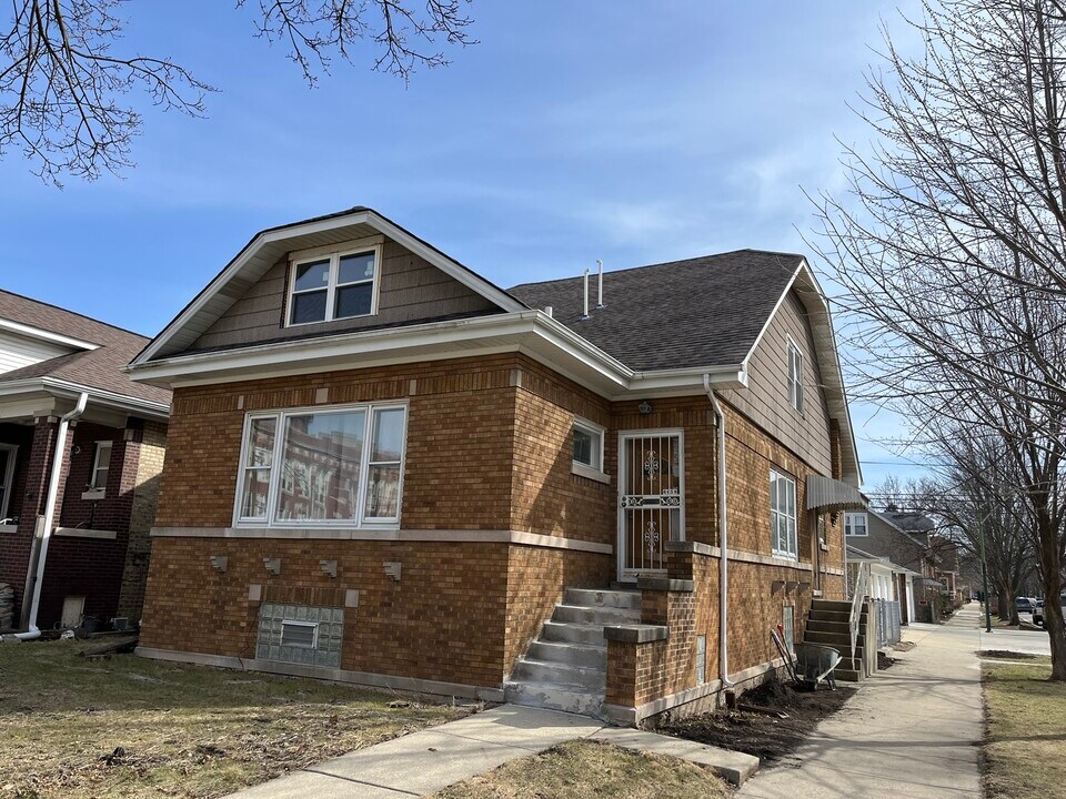 6059 W Warwick Ave in Chicago, IL - Building Photo
