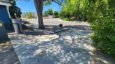 700 Akard Dr in Reno, NV - Building Photo - Building Photo