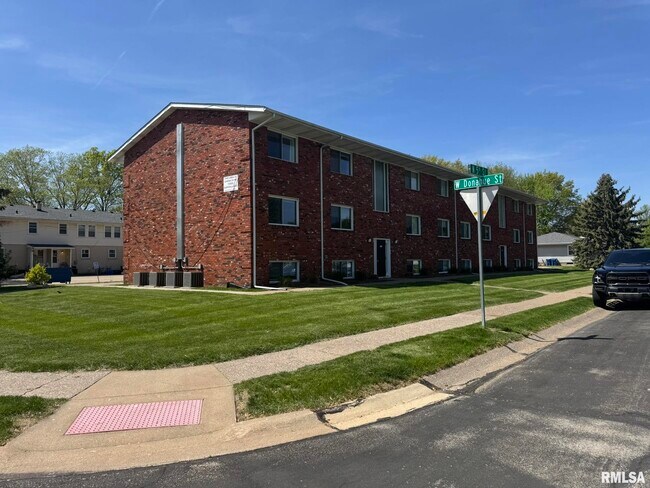 property at 400 N 5th St