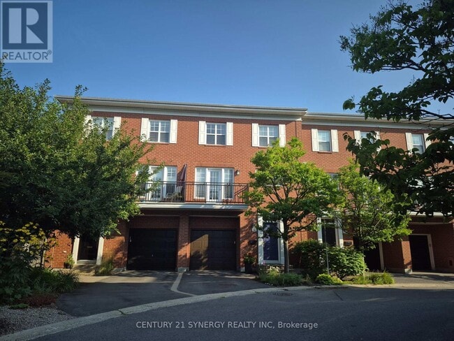 property at 14 Kingsbridge Private