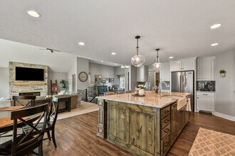 4606 S 184th Plaza in Omaha, NE - Building Photo - Building Photo