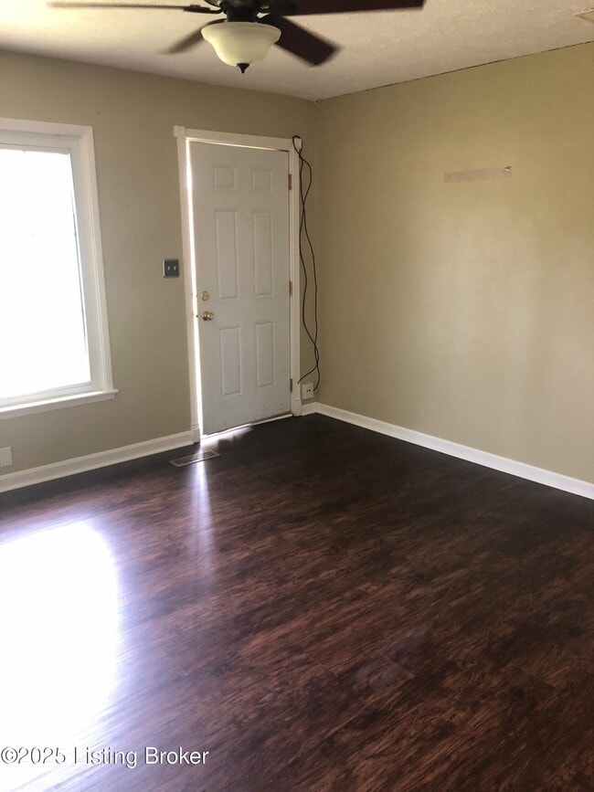 6109 Price Ln Rd in Louisville, KY - Building Photo - Building Photo