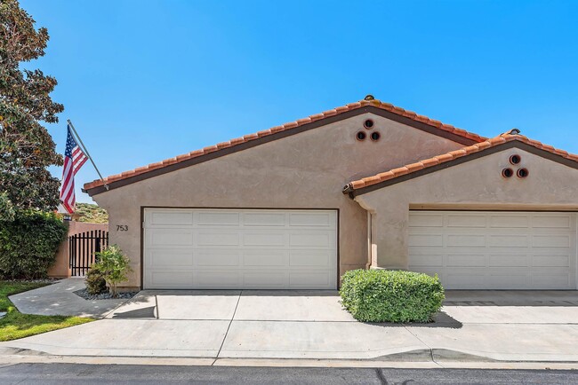 753 Fino Glen in Escondido, CA - Building Photo - Building Photo