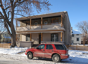 203 Grotto St N in St. Paul, MN - Building Photo - Building Photo