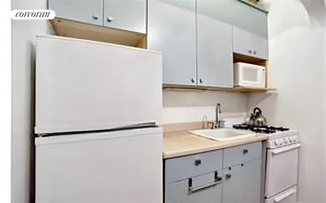 418 Central Prk W in New York, NY - Building Photo - Building Photo