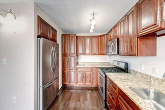 4242 East West Hwy, Unit 416 in Bethesda, MD - Building Photo - Building Photo